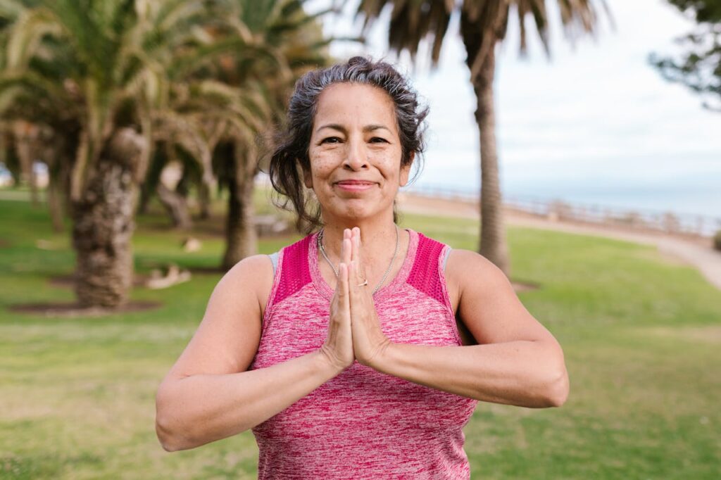Foto de RDNE Stock project: https://www.pexels.com/es-es/foto/mujer-parque-deporte-movimiento-8174436/