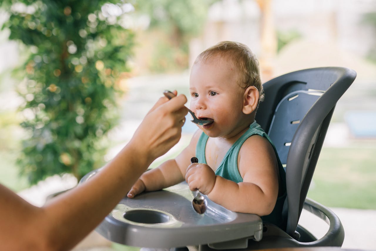 Foto de Yan Krukau: https://www.pexels.com/es-es/foto/persona-comiendo-mono-ojos-4669020/